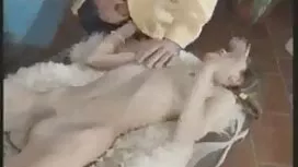 يستمني مع ملعقة سكس  ...