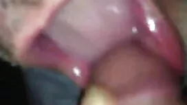 تتمتع ساقيها مقطع في ...