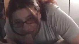 هي تبتلع قضيبه ثم عا ...
