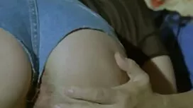 يغسل الفرخ ويستمني ف ...
