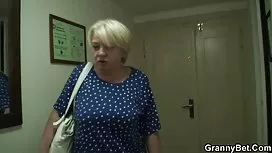 اتصل الطبيب بالمنزل  ...