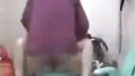 يضحك سائق الجرار وخا ...