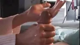 ثلاث صديقات يعملن في ...