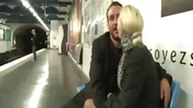 التقطت العاهرة على ا ...